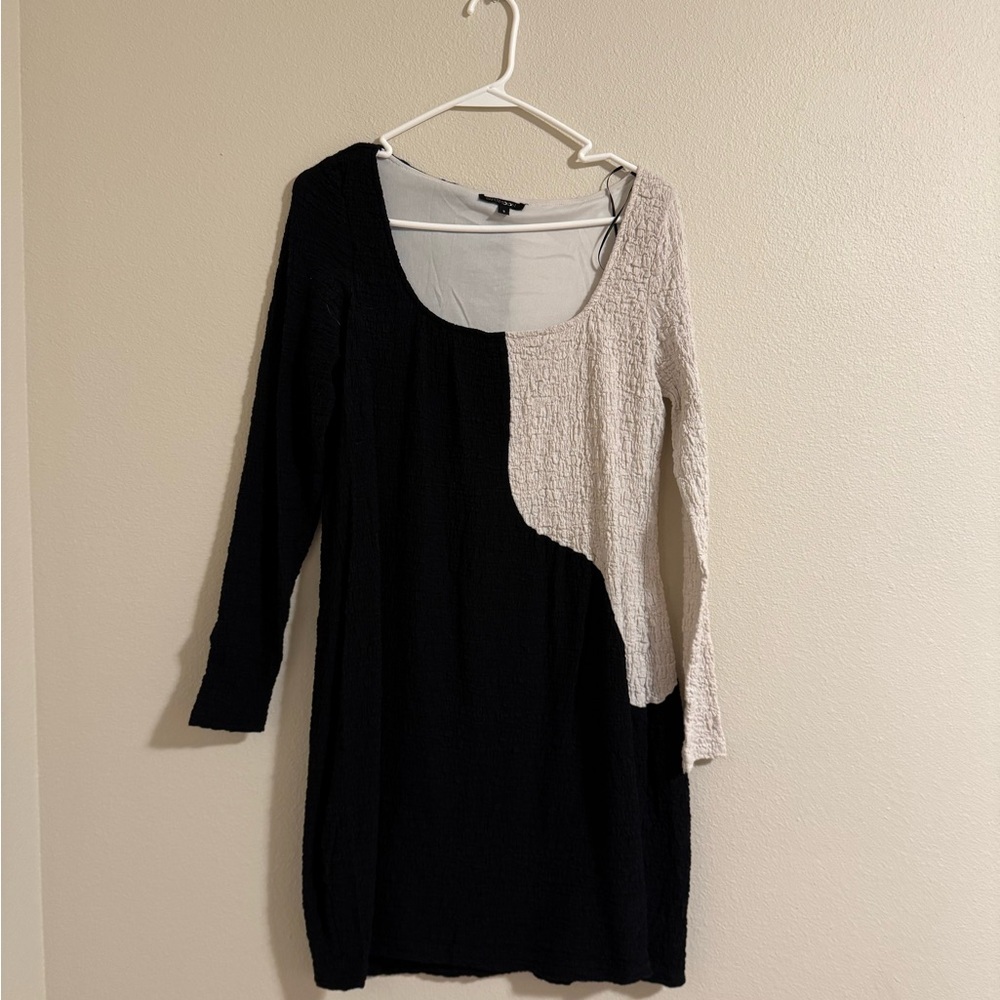 Papermoon Black and Cream Long Sleeve Dress